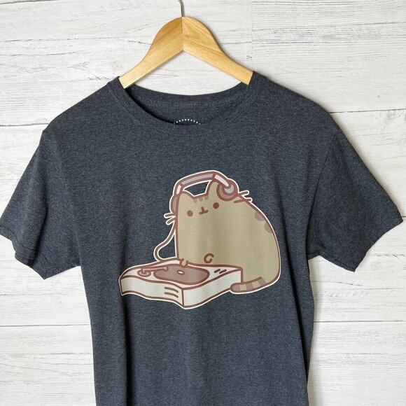 Pusheen T Shirt Womens Size Small Gray DJ Cat Cotton Blend Kawaii Everyday - Picture 6 of 11